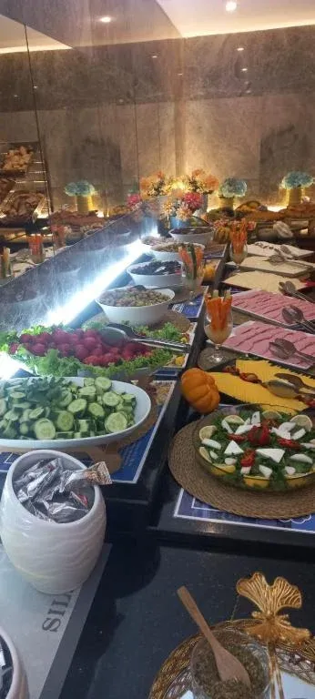 صبحانه هتل پارک بای کلاور